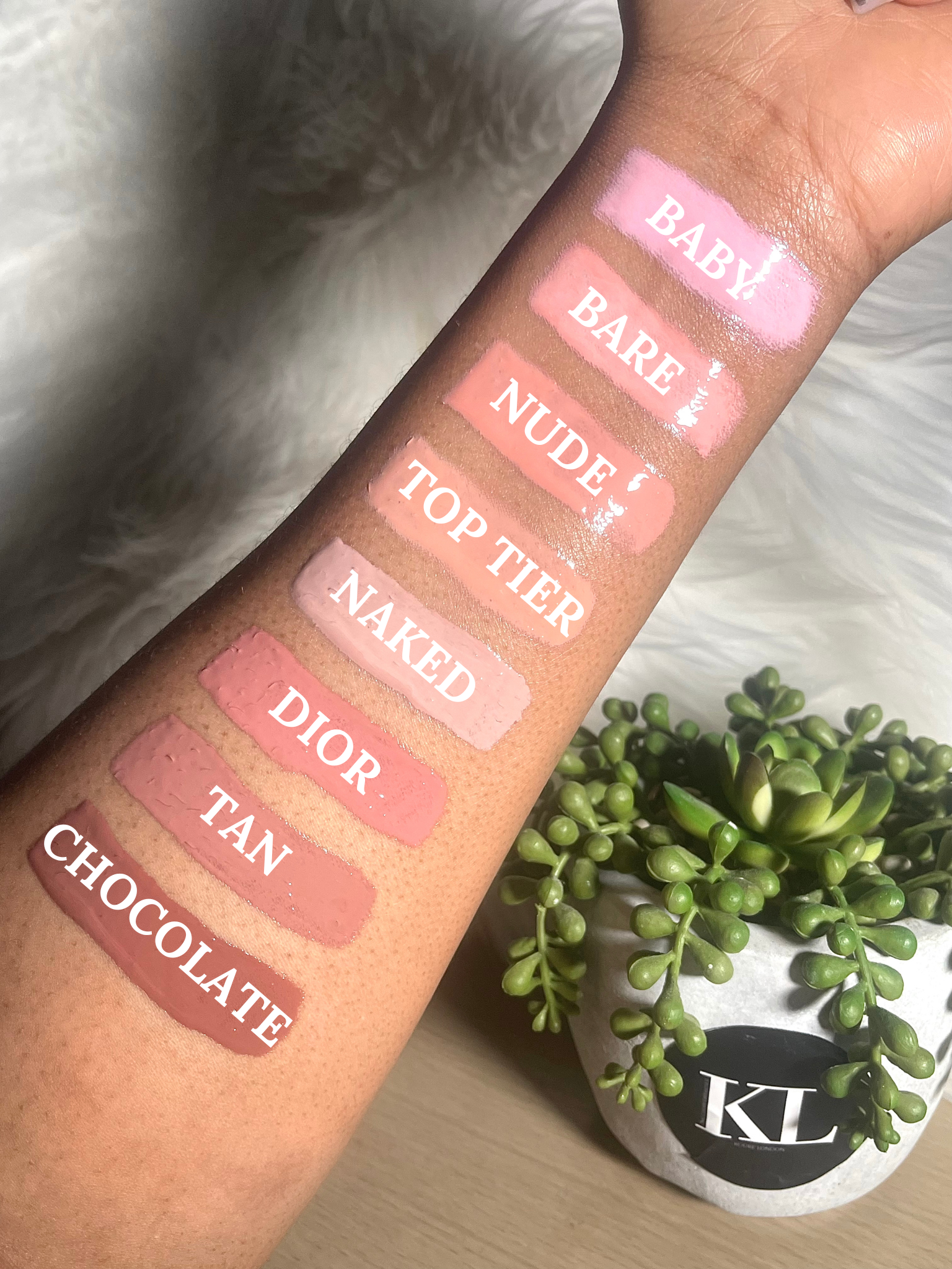 ‘IT’ GIRL LUXURY LIPGLOSS